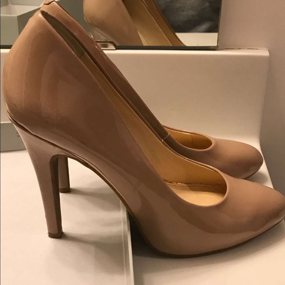 Jessica Simpson Nude Patent Pumps